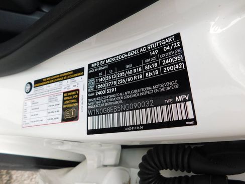 Used 2022 Mercedes-Benz GLC 300 4MATIC w/ Multimedia Package Lite image 11