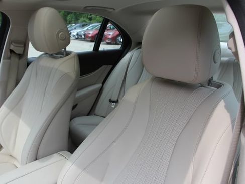 Used 2017 Mercedes-Benz E 300 4MATIC image 19