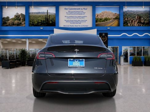 Used 2025 Tesla Model Y Long Range AWD/4WD image 8