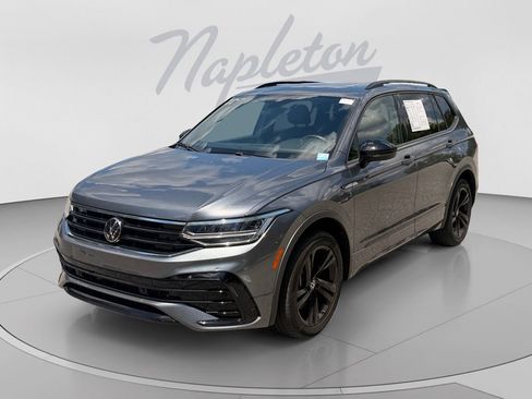 Used 2024 Volkswagen Tiguan SE R-Line FWD image 1