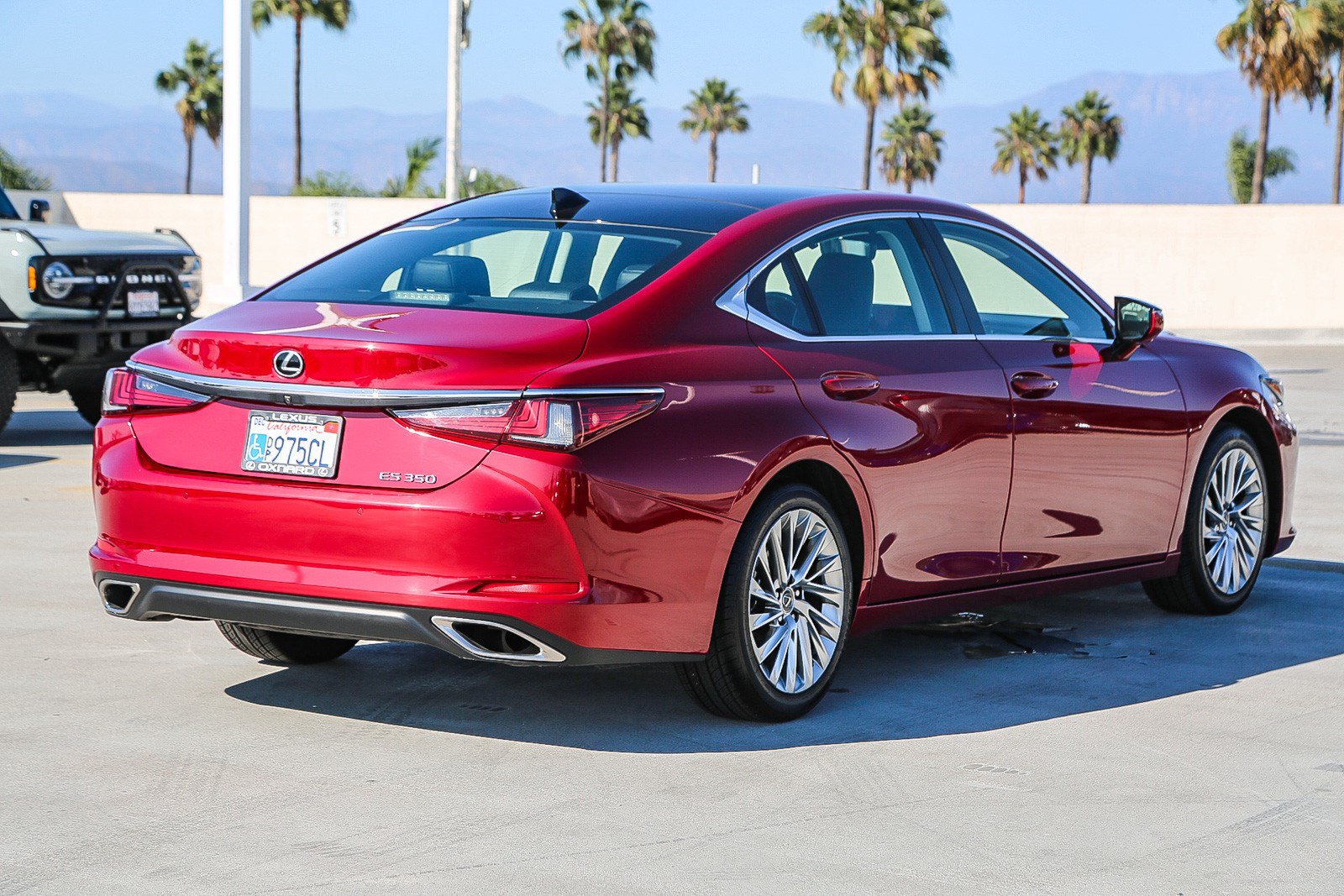 Used 2019 Lexus ES 350 Ultra Luxury w/ Accessory Package 2 FWD image 7