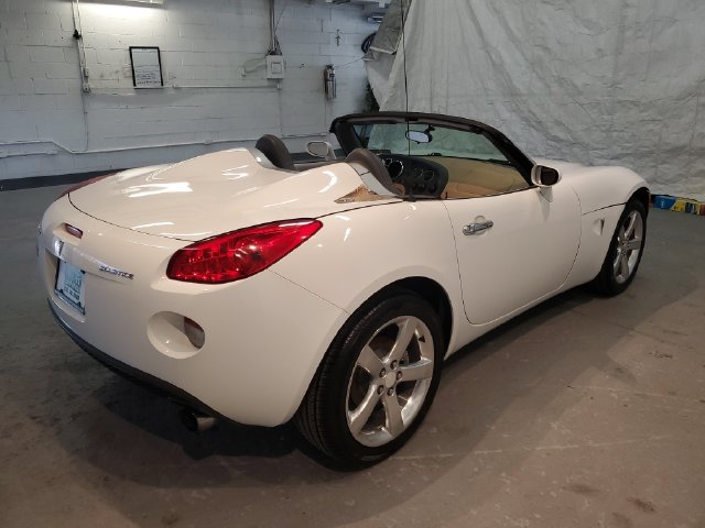 Used 2006 Pontiac Solstice Convertible w/ Premium Package RWD image 5