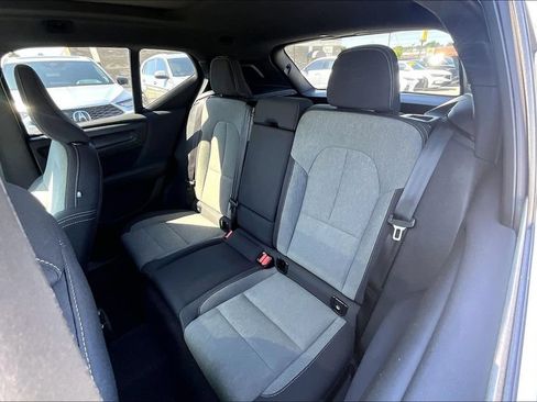 Used 2025 Volvo XC40 B5 Core AWD/4WD image 34