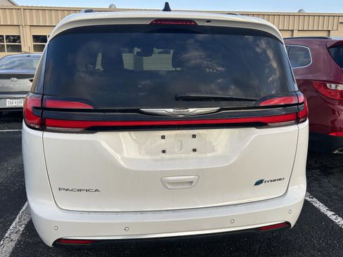 Used 2023 Chrysler Pacifica Pinnacle image 5