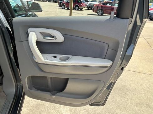 Used 2011 Chevrolet Traverse LS AWD/4WD image 16