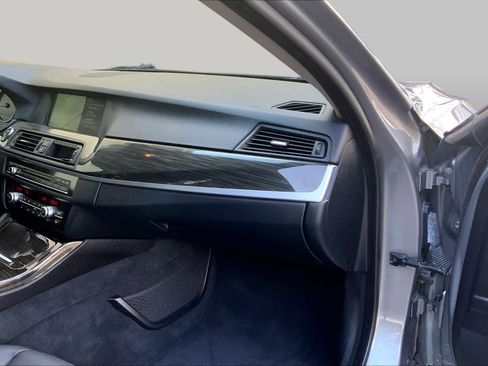 Used 2013 BMW 528i Sedan RWD image 18