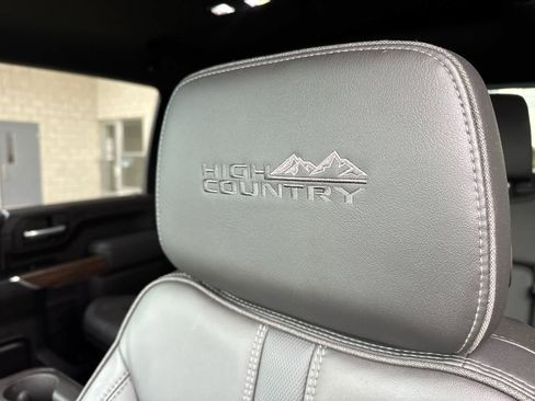 Used 2022 Chevrolet Silverado 3500 High Country image 14