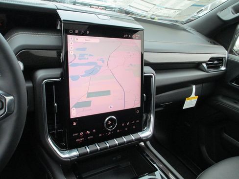 New 2026 GMC Yukon XL Elevation w/ Elevation Premium Package image 20