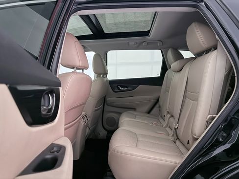 Used 2016 Nissan Rogue SL w/ SL Premium Package image 22