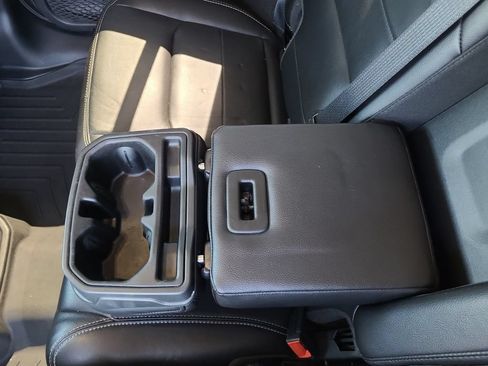 Used 2020 Jeep Wrangler Unlimited Sahara AWD/4WD image 32