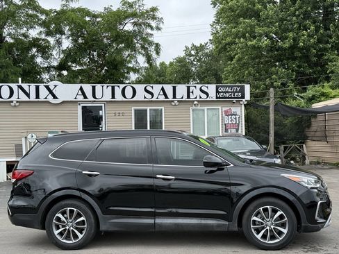 Used 2017 Hyundai Santa Fe SE AWD/4WD image 6
