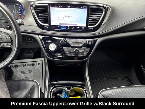 Used 2021 Chrysler Pacifica Limited w/ Uconnect Theater Family Group image 22