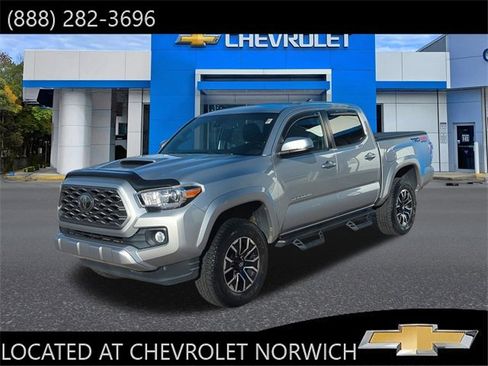 Used 2020 Toyota Tacoma TRD Sport image 1