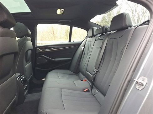 Used 2023 BMW 530i xDrive w/ Premium Package image 10