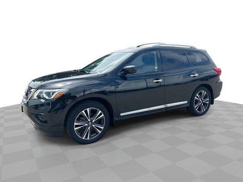 Used 2017 Nissan Pathfinder Platinum w/ Family Entertainment Package AWD/4WD image 1