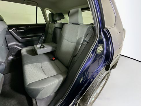 Used 2021 Toyota RAV4 XLE image 26