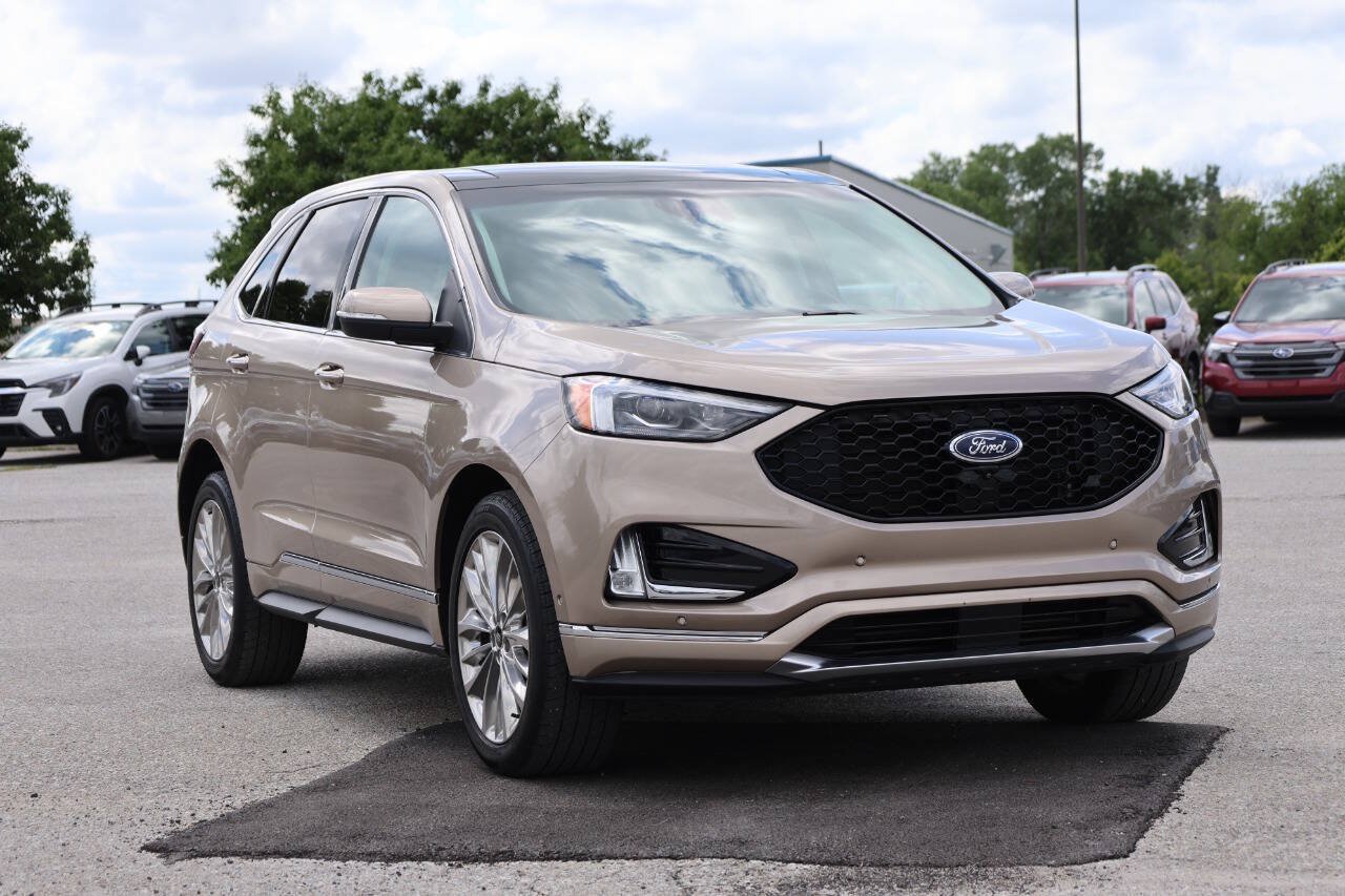 Used 2021 Ford Edge Titanium w/ Equipment Group 301A AWD/4WD image 4