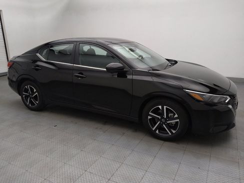 Used 2024 Nissan Sentra SV FWD image 11