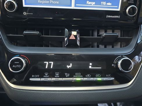 Used 2022 Toyota Corolla LE image 23