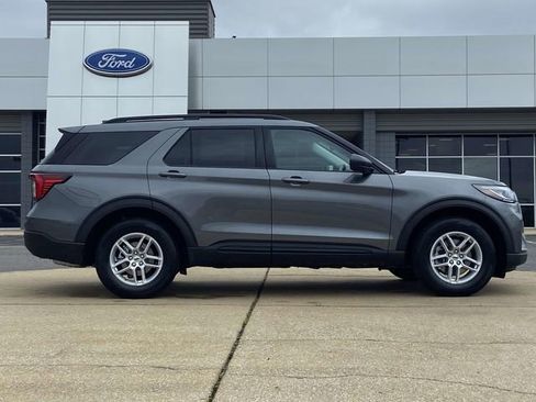 New 2026 Ford Explorer Active image 2