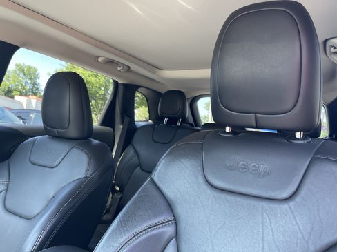 Used 2017 Jeep Cherokee Limited AWD/4WD image 8