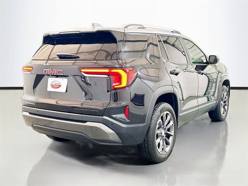 Used 2026 GMC Terrain Elevation w/ Elevation Premium Package image 4