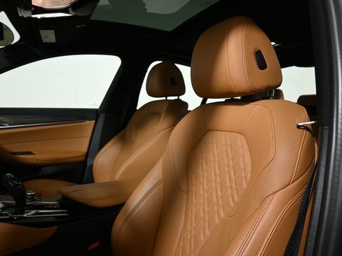 Certified 2022 BMW 540i xDrive w/ M Sport Package image 16