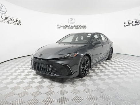 Used 2025 Toyota Camry XSE FWD image 1