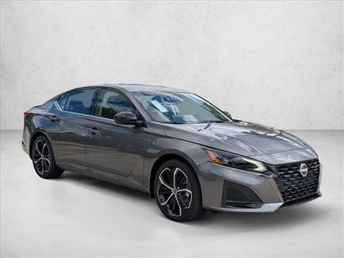 New 2025 Nissan Altima 2.5 SR w/ SR Premium Package FWD image 6