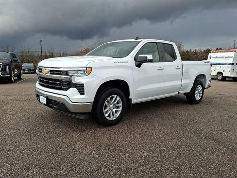 Used 2023 Chevrolet Silverado 1500 LT image 7