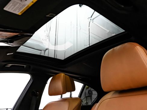 Used 2019 BMW 540i xDrive w/ M Sport Package image 27