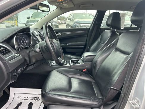 Used 2021 Chrysler 300 Touring L image 15