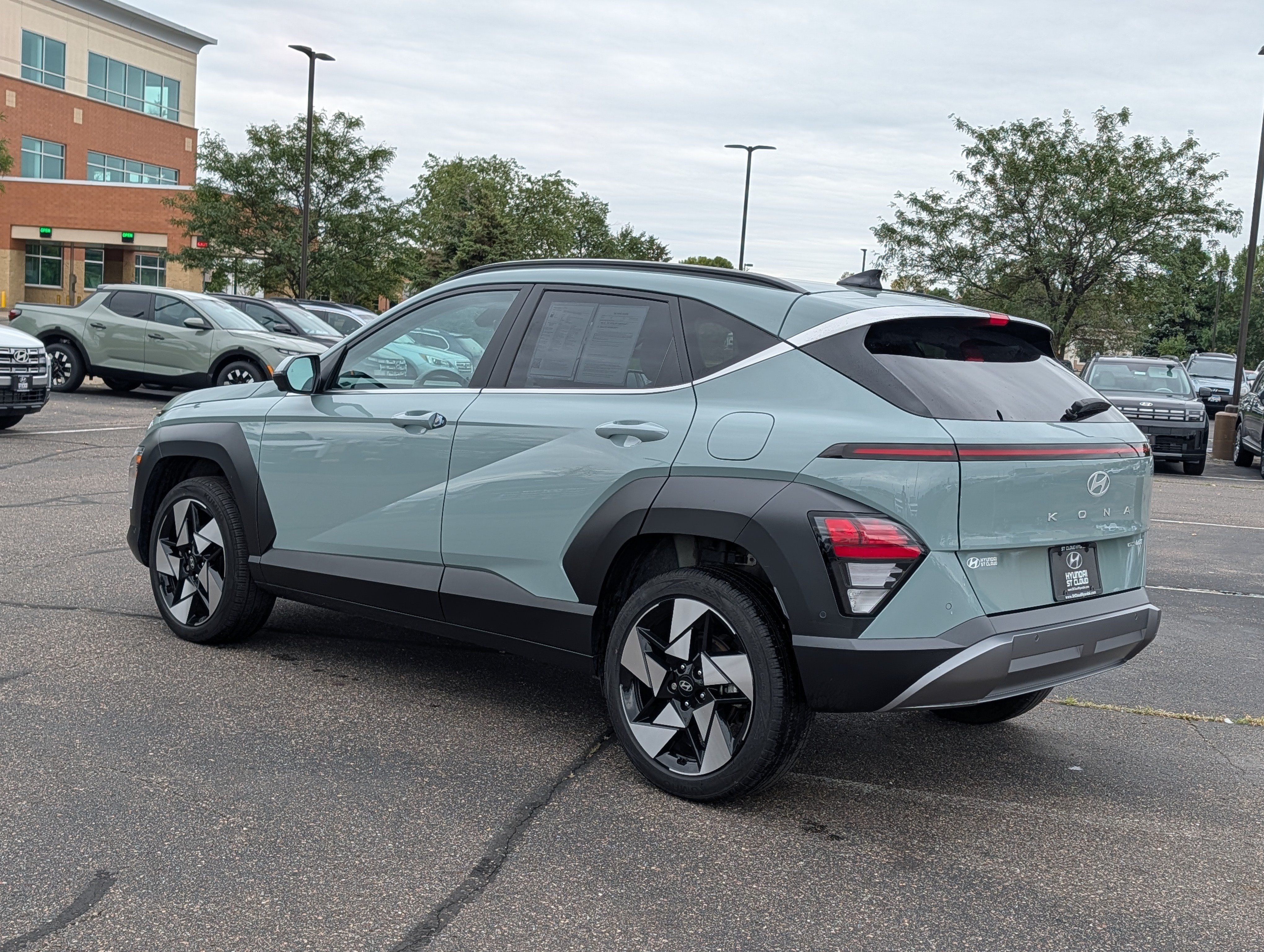 Used 2025 Hyundai Kona Limited AWD/4WD image 3
