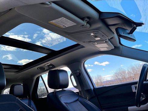 Used 2021 Ford Explorer Limited w/ Equipment Group 301A image 19