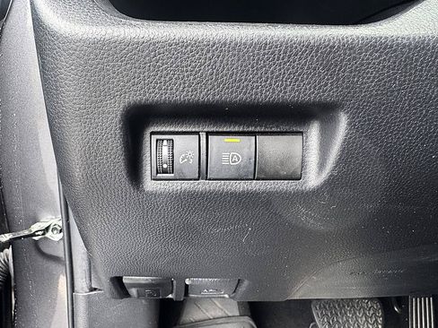 Certified 2022 Toyota RAV4 LE AWD/4WD image 21