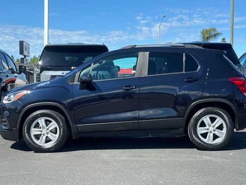 Used 2021 Chevrolet Trax LT w/ Driver Confidence Package FWD image 8