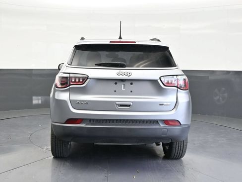 Used 2018 Jeep Compass Latitude w/ Popular Equipment Group AWD/4WD image 4