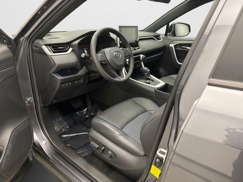 Used 2022 Toyota RAV4 XSE w/ XSE Grade Weather Package AWD/4WD image 10