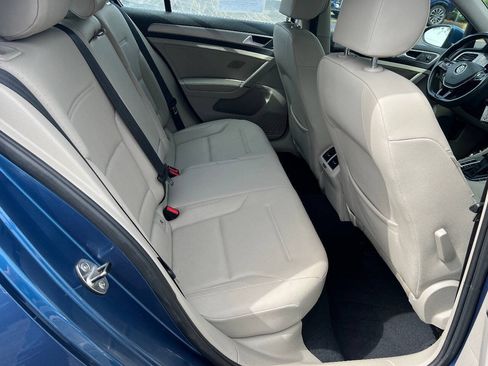 Used 2015 Volkswagen Golf S FWD image 24