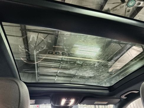 Used 2022 Mercedes-Benz GLE 350 4MATIC w/ Premium Package image 25