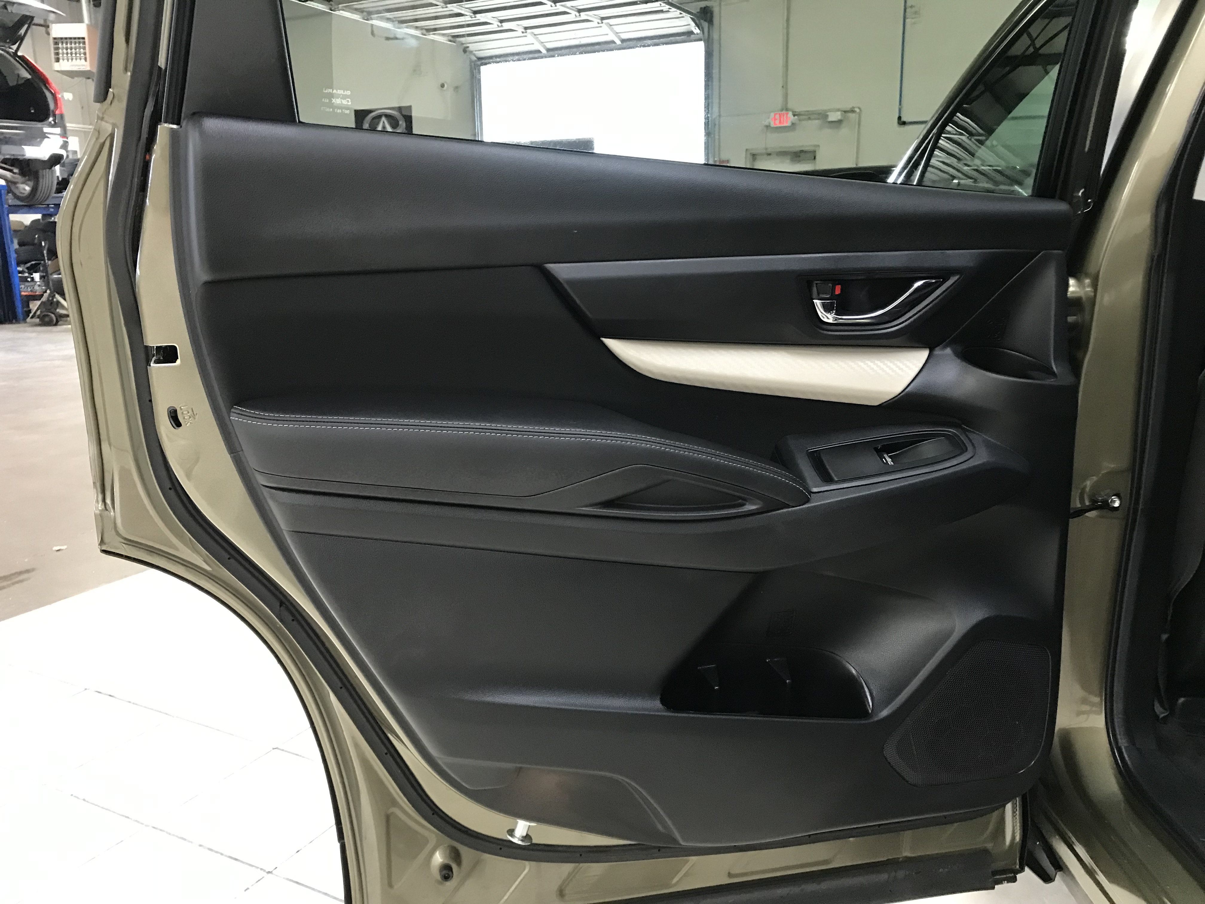 Used 2022 Subaru Ascent Premium w/ Convenience Package AWD/4WD image 14