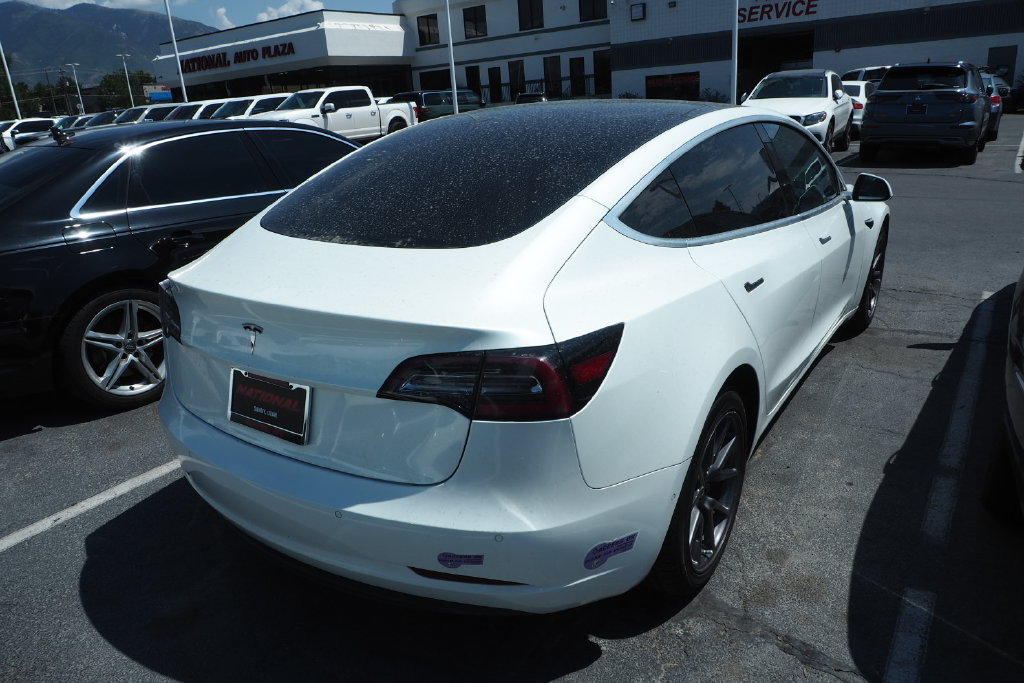 Used 2018 Tesla Model 3 Mid Range RWD image 4