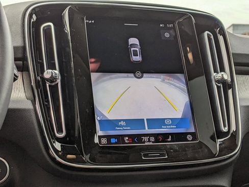 Certified 2023 Volvo XC40 B5 Plus w/ Driver Assist Package image 17