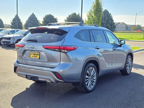 Used 2021 Toyota Highlander Platinum AWD/4WD image 6