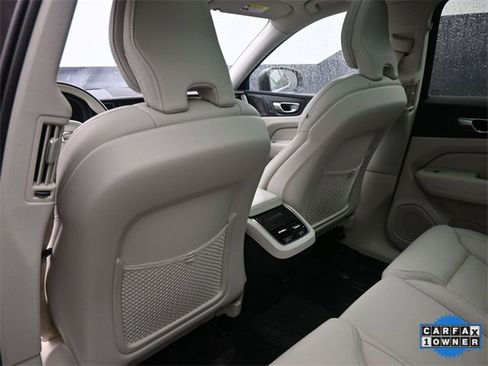 Used 2022 Volvo XC60 B6 Inscription w/ Advanced Package image 12