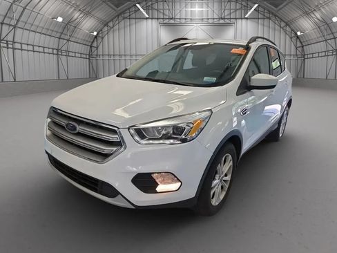 Used 2017 Ford Escape SE w/ Equipment Group 201A AWD/4WD image 11