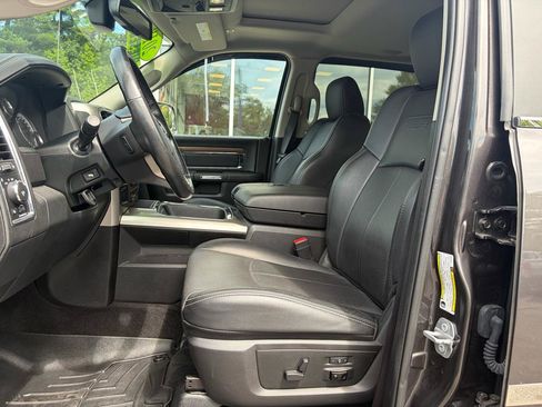 Used 2018 RAM 2500 Laramie AWD/4WD image 25