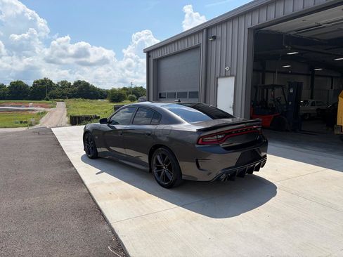 Used 2019 Dodge Charger Scat Pack RWD image 3