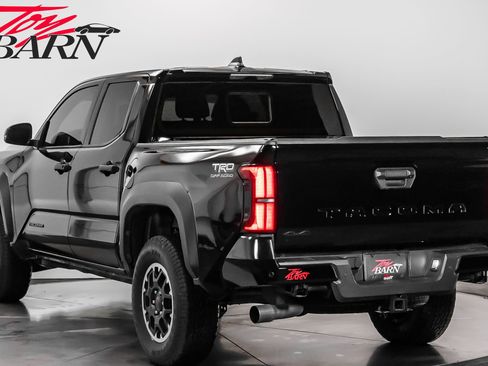 Used 2025 Toyota Tacoma TRD Off-Road image 3