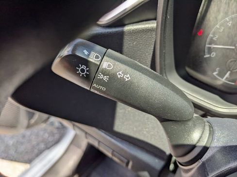 Used 2022 Toyota Corolla LE FWD image 29